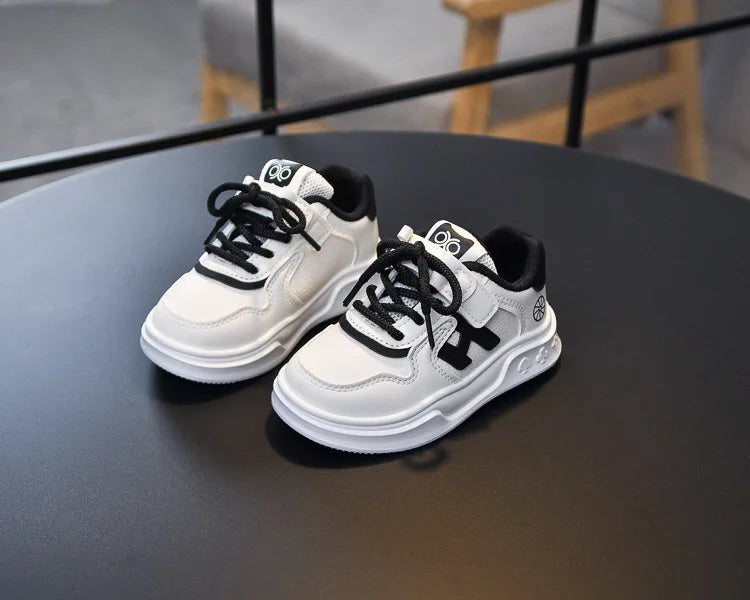 Kids Basketball Shoes Comfortable Non-slip Students Running Shoes Soft Sole 2025 New Boys Girls Sports Shoes Hook&loop Trendy