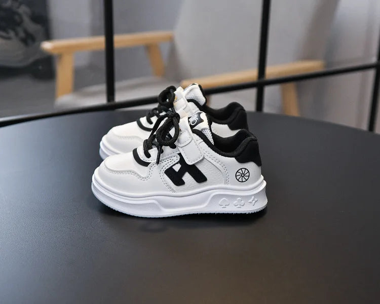 Kids Basketball Shoes Comfortable Non-slip Students Running Shoes Soft Sole 2025 New Boys Girls Sports Shoes Hook&loop Trendy