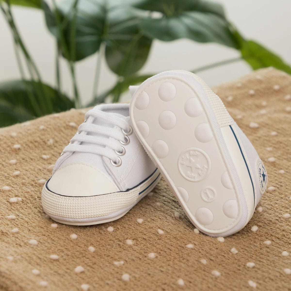 High Tops Baby Soccer First Walkers Classic Canvas Casual Sneakers Cotton Soft Anti-slip Sole Fashion Versatile Sports Style
