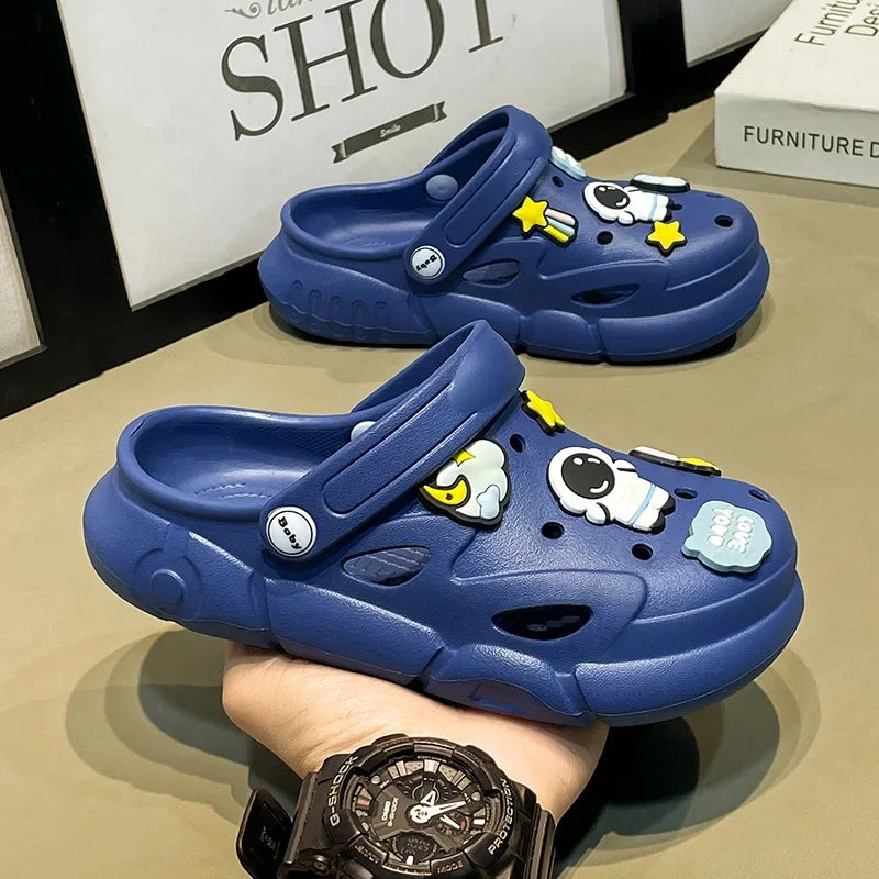 Childrens Sandals Antiskid Breathable Garden Cave Shoes Boy Girl Outdoor Hole Shoes Indoor Shower Flip Flops Kids Home Slippers