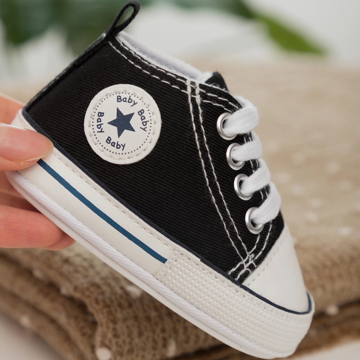 High Tops Baby Soccer First Walkers Classic Canvas Casual Sneakers Cotton Soft Anti-slip Sole Fashion Versatile Sports Style